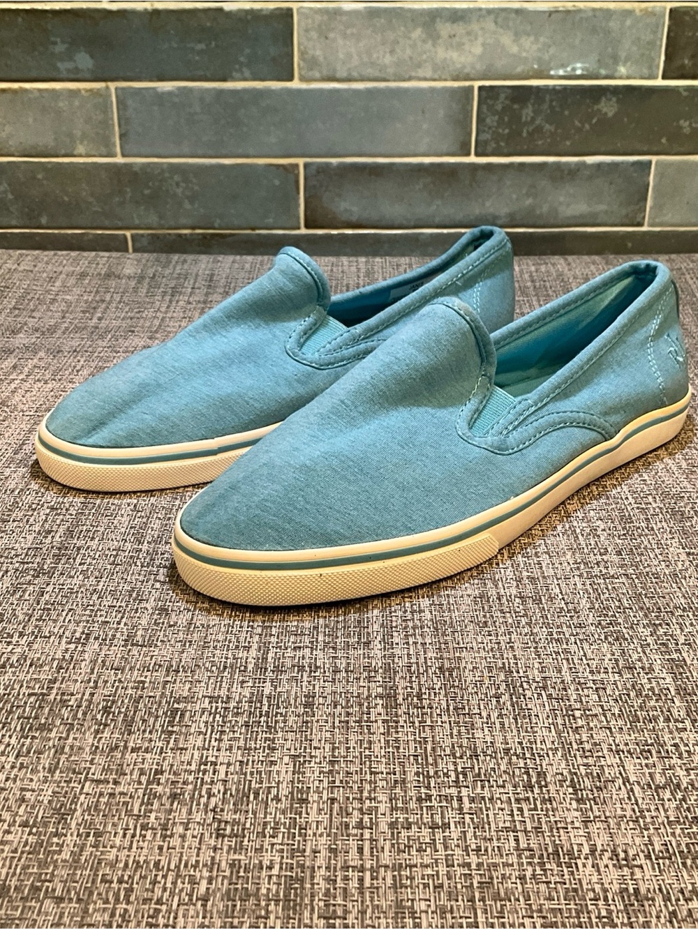 Ralph Lauren Women’s Janice Slip-On Sneakers Size 9B - NEW - Picture 2 of 11